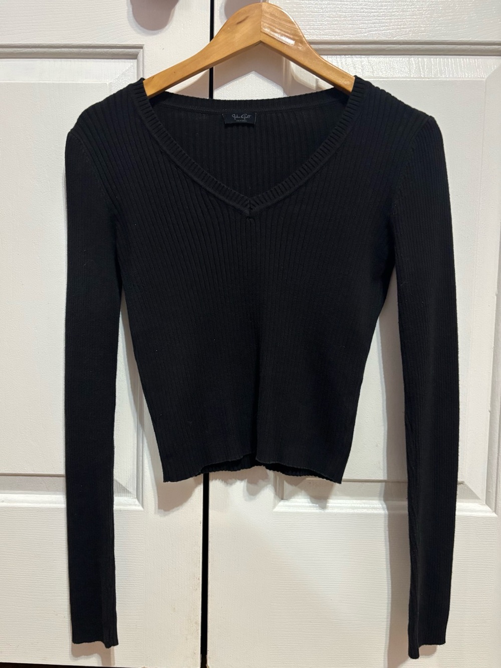 Brandy 🩷 Melville Ribbed V-Neck